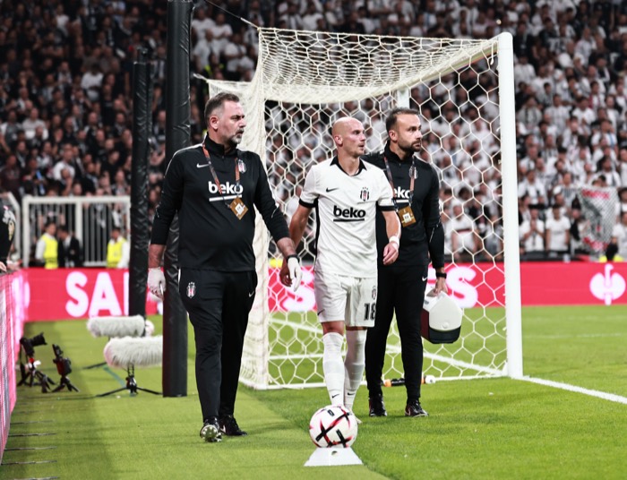 Maç günü – saha kenarında
